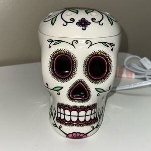 2016 Scentsy Sugar Skull Wax Warmer